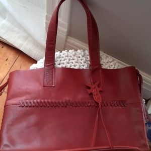 Gorgeous Frye bag! 13x12x5